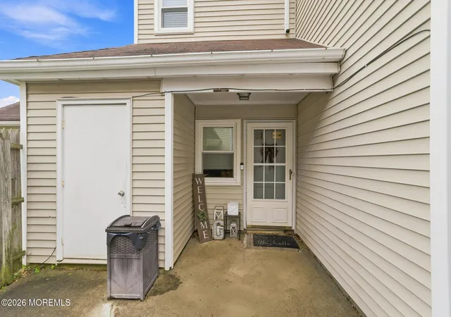 Listing Photo 5 - Condo for sale in building located at 8 Cooper Ct, Freehold, NJ 07728