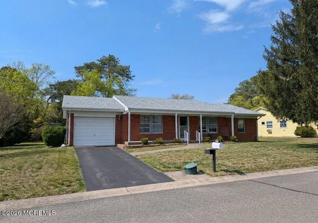 Photo 3 of Sale Pending at 29 Moccasin Dr, Whiting, NJ 08759 | MLS# 22624795 | Listing updated on 2026-09-17