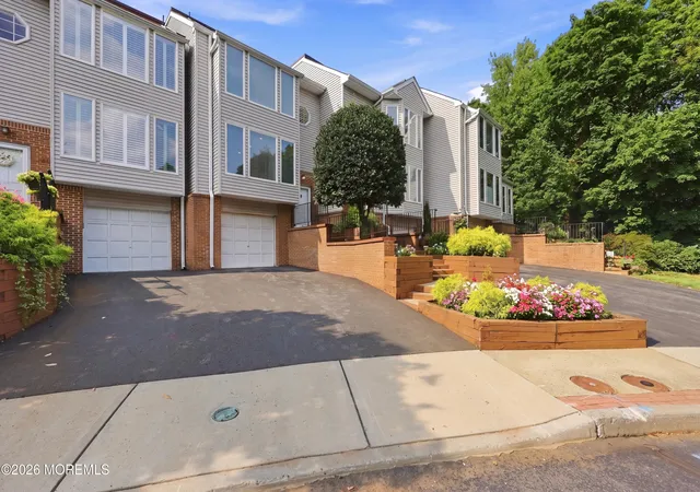 4th image of 128 Ambassador Dr, Red Bank, NJ 07701