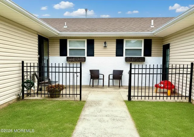 2nd image of 114 Davenport Rd, Toms River, NJ 08757 | MLS# 22625060