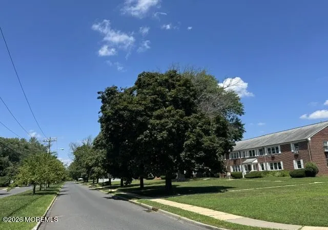 4th image of 52 Stonehurst Blvd #A, Freehold, NJ 07728 | MLS# 22624834