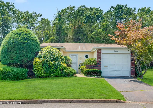 Photo 4 of Single family home for sale at 19 Patmore Rd, Brick, NJ 08724 | MLS# 22624979 | Listing updated on 2026-09-15