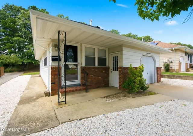 Photo 3 of Single family home for sale at 1645 Mount Everest Ln, Toms River, NJ 08753 | MLS# 22624862 | Listing updated on 2026-09-27