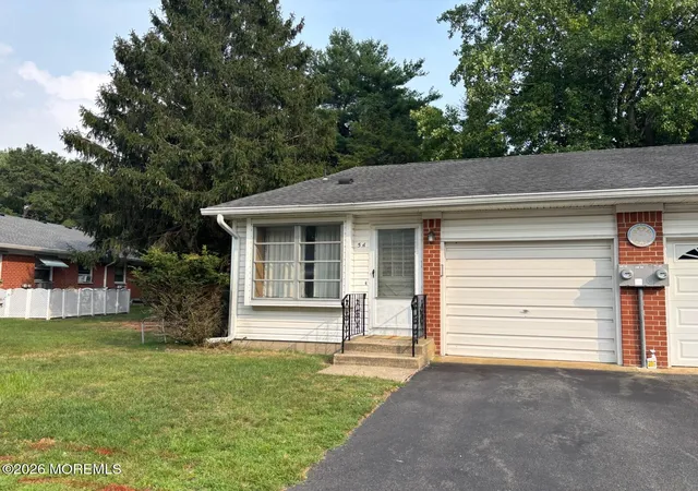 2nd image of 5 Quaker Ln #A, Whiting, NJ 08759 | MLS# 22625079