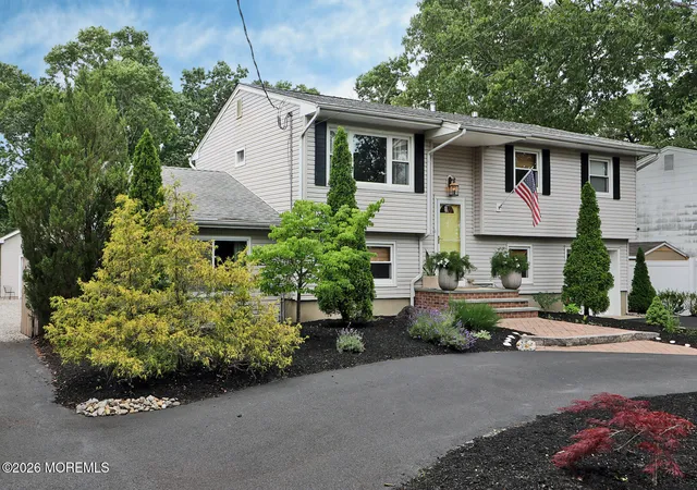 3rd image of 76 Maine St, Toms River, NJ 08753 | MLS# 22624972