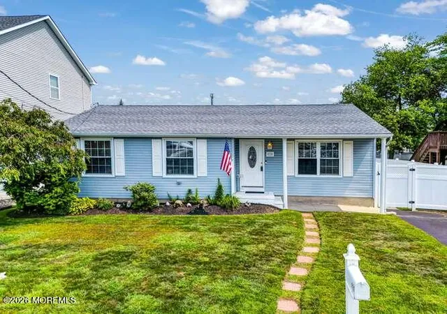 1st image of 625 Beachwood Ave, Toms River, NJ 08753 | MLS# 22625611