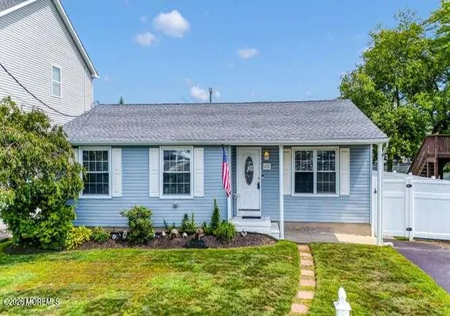 2nd image of 625 Beachwood Ave, Toms River, NJ 08753 | MLS# 22625611