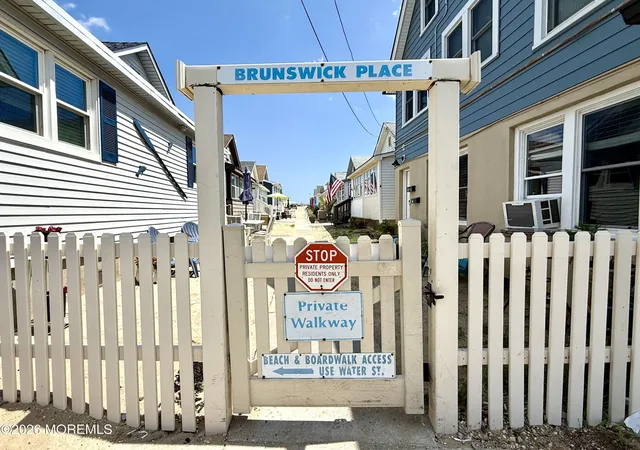 4th image of 8 Brunswick Pl, Point Pleasant Beach, NJ 08742 | MLS# 22625043