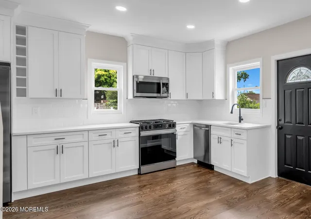 Photo 3 of Single family home for sale at 750 Lorraine Dr, Keyport, NJ 07735 | MLS# 22625054 | Listing updated on 2026-09-16