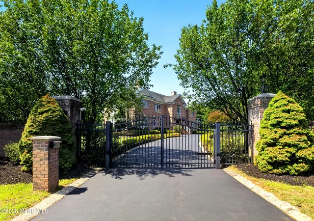 46th image of 1 Parkwood Ln, Colts Neck, NJ 07722 | MLS# 22625041