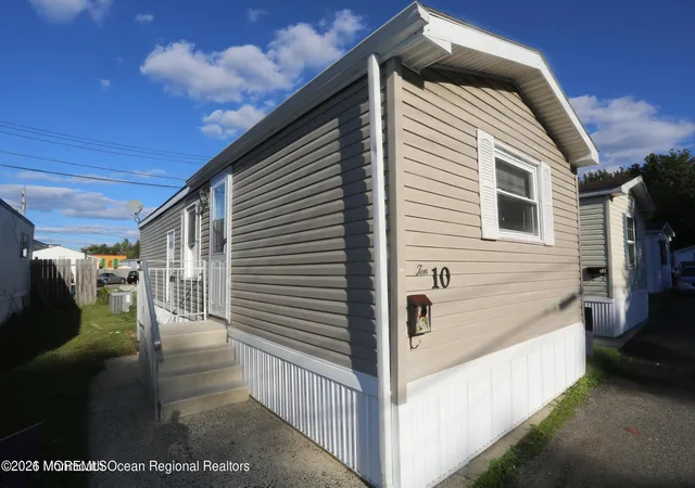 1st image of 10 Hazlet Park Park, Hazlet, NJ 07730 | MLS# 22625234
