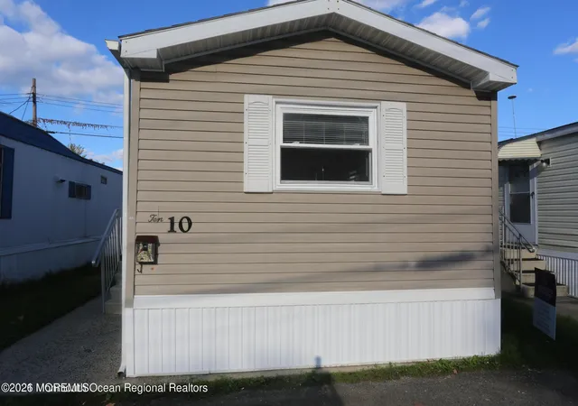 2nd image of 10 Hazlet Park Park, Hazlet, NJ 07730 | MLS# 22625234
