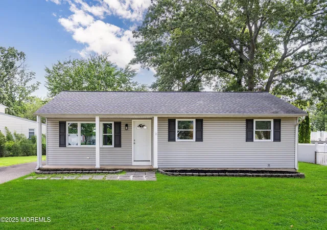 2nd image of 585 Fawn Dr, Toms River, NJ 08753 | MLS# 22625052