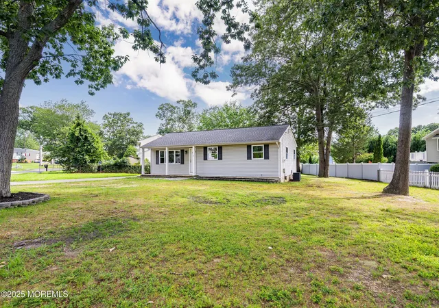Photo 2 of Sale Pending at 585 Fawn Dr, Toms River, NJ 08753 | MLS# 22625052 | Listing updated on 2026-09-01