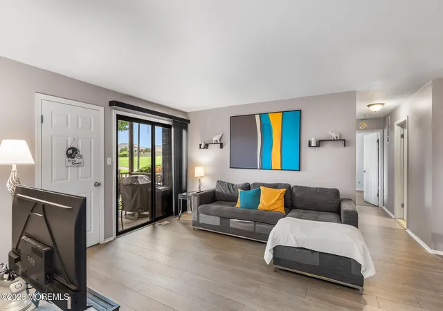 Listing Photo 4 - Condo for sale in building located at 27 Gena Ct, Trenton, NJ 08690