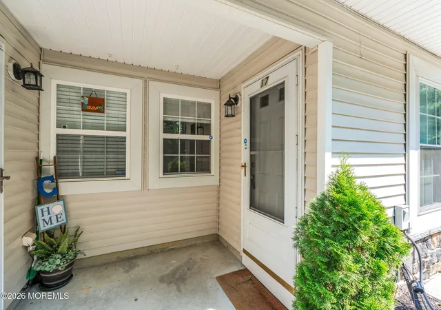 Listing Photo 4 - Condo for sale in building located at 17 Forrest Ct, Tinton Falls, NJ 07753