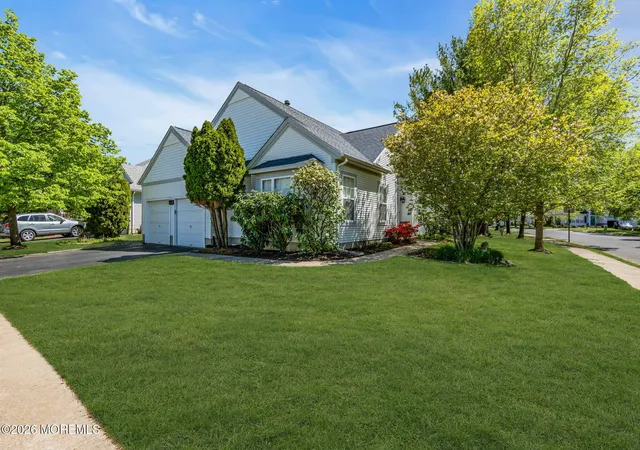 Photo 3 of Sale Pending at 2 Bedford Ct, Manchester, NJ 08759 | MLS# 22625109 | Listing updated on 2026-09-09