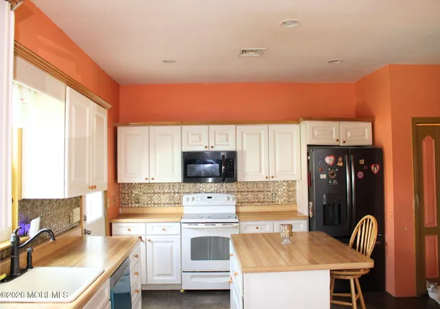 5th image of 38 Oak St, Keyport, NJ 07735 | MLS# 22625198
