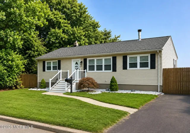 3rd image of 1099 Woodmere Dr, Keyport, NJ 07735 | MLS# 22625111