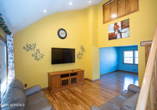 2nd image of 4 Cheltenham Pl #604, Sayreville, NJ 08872 | MLS# 22625115