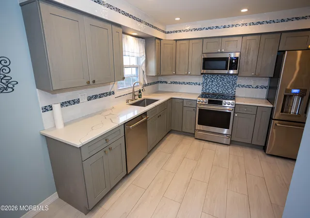 3rd image of 4 Cheltenham Pl #604, Sayreville, NJ 08872 | MLS# 22625115