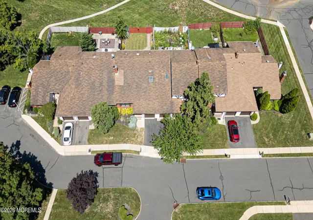 2nd image of 4 Cheltenham Pl, Sayreville, NJ 08872