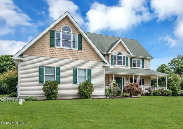 2nd image of 1827 Regina Ct, Toms River, NJ 08755 | MLS# 22625152