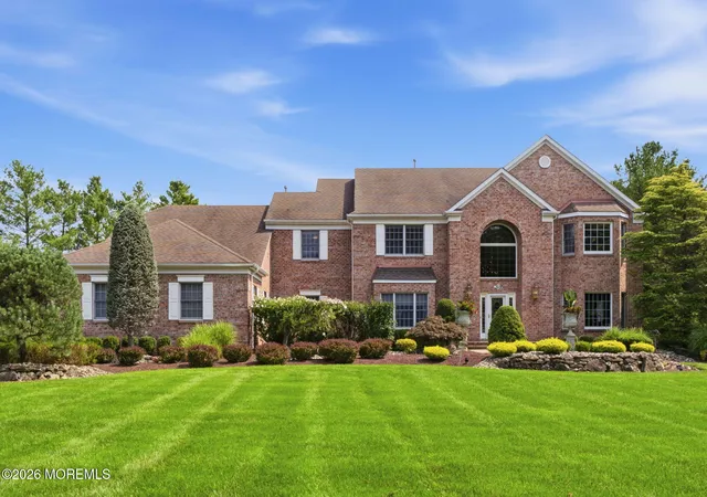 2nd image of 319 Valley View Cir, Freehold, NJ 07728 | MLS# 22625184