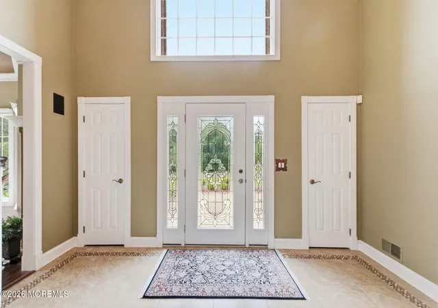 5th image of 319 Valley View Cir, Freehold, NJ 07728 | MLS# 22625184