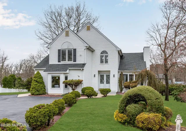 2nd image of 18 Coral Dr, Howell, NJ 07731 | MLS# 22625186