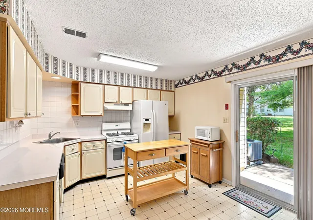 3rd image of 25 Wyeth Dr, Freehold, NJ 07728