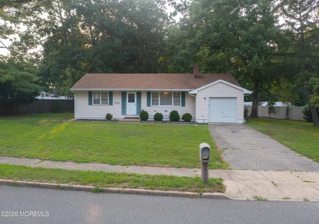 1st image of 826 Bartlett Pl, Toms River, NJ 08753 | MLS# 22625373