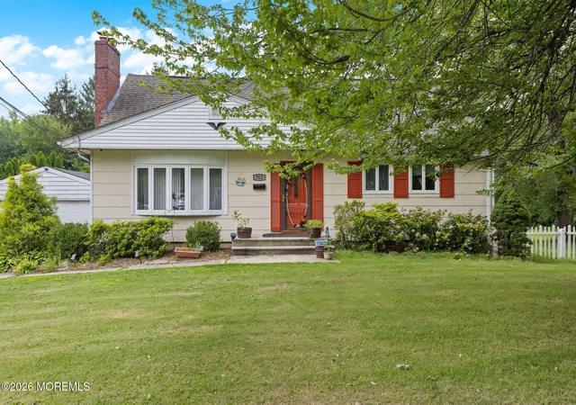 Photo 2 of Single family home for sale at 752 Park Ave, Belford, NJ 07718 | MLS# 22625221 | Listing updated on 2026-09-13