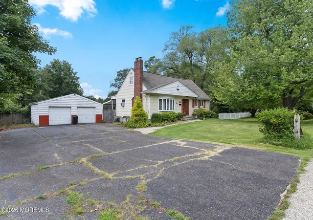 Photo 3 of Single family home for sale at 752 Park Ave, Belford, NJ 07718 | MLS# 22625221 | Listing updated on 2026-09-13