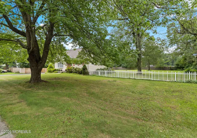Photo 4 of Single family home for sale at 752 Park Ave, Belford, NJ 07718 | MLS# 22625221 | Listing updated on 2026-09-13