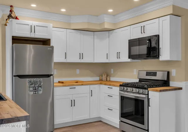 3rd image of 2 Tolly Ct, Toms River, NJ 08757 | MLS# 22625227