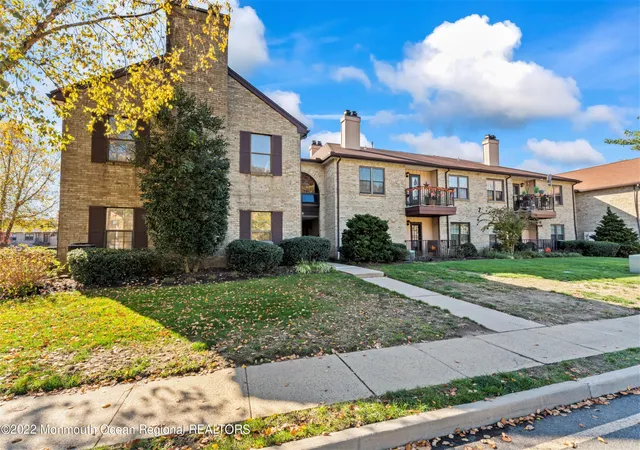 3rd image of 708 Wellington Pl, Matawan, NJ 07747 | MLS# 22625377
