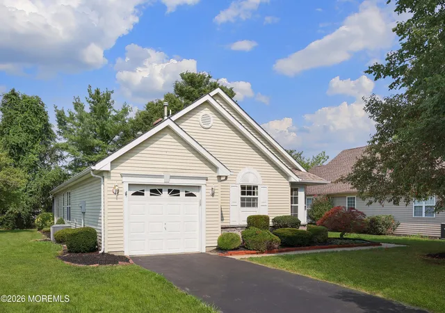 3rd image of 2538 Ridgemont Ct, Toms River, NJ 08755 | MLS# 22625425