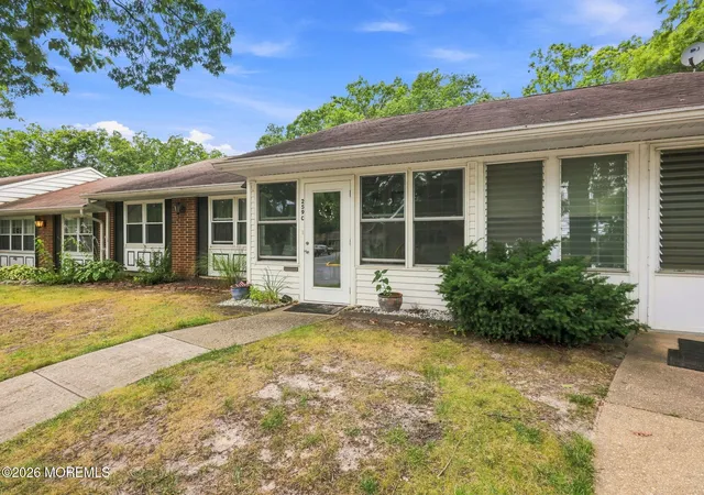 2nd image of 259c Huntington Dr #259 C, Lakewood, NJ 08701 | MLS# 22625421