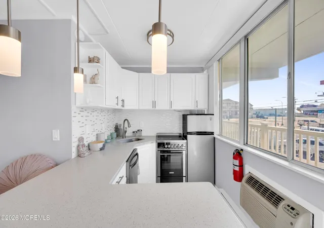 3rd image of 28 Fremont Ave, Seaside Heights, NJ 08751