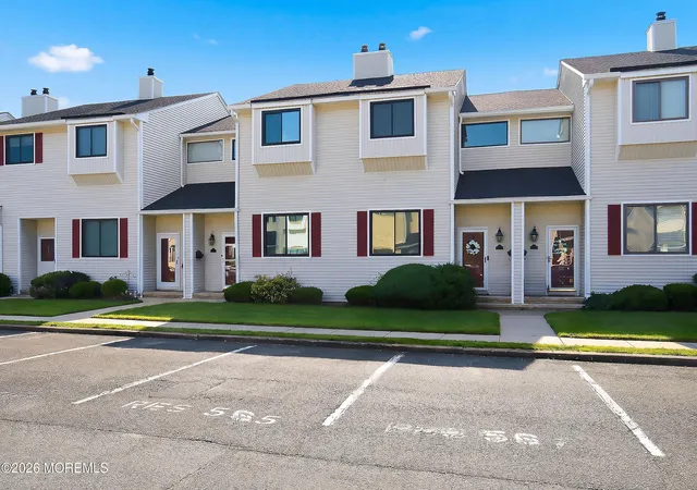 2nd image of 565 Clubhouse Dr, Middletown, NJ 07748 | MLS# 22625464