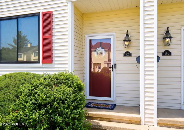 4th image of 565 Clubhouse Dr, Middletown, NJ 07748 | MLS# 22625464