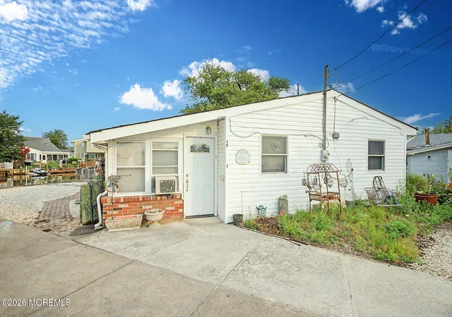 2nd image of 40 W Brig Dr, Little Egg Harbor Twp, NJ 08087 | MLS# 22625487