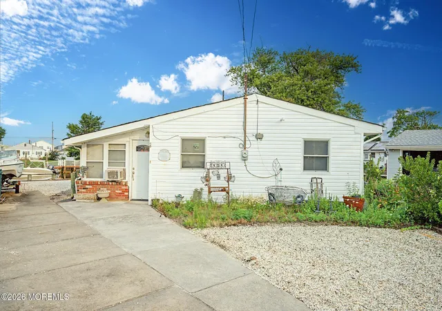 Photo 3 of Sale Pending at 40 W Brig Dr, Little Egg Harbor Twp, NJ 08087 | MLS# 22625487 | Listing updated on 2026-09-10