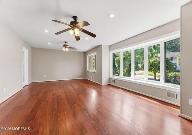 4th image of 6 Meadowbrook Dr, Howell, NJ 07731 | MLS# 22625674