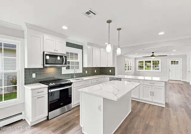 4th image of 374 Port Royal Dr, Toms River, NJ 08757 | MLS# 22625784