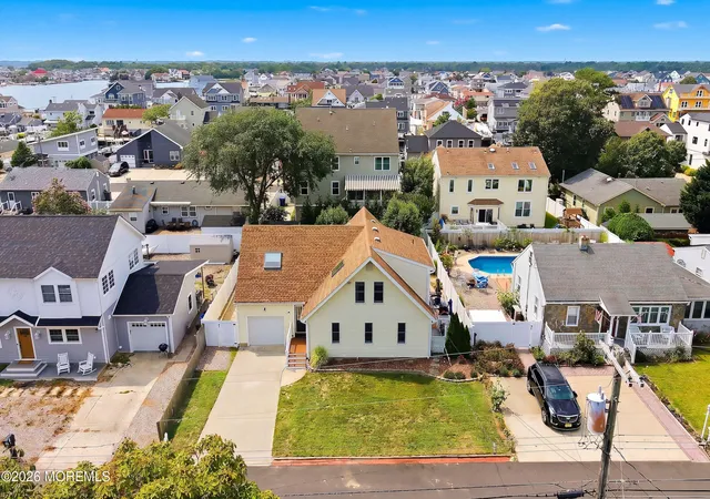 2nd image of 28 Harbor View Ln, Toms River, NJ 08753 | MLS# 22625718