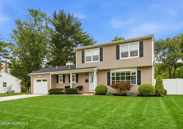 Photo 3 of Single family home for sale at 424 W Lake Ave, Oakhurst, NJ 07755 | MLS# 22625830 | Listing updated on 2026-08-19