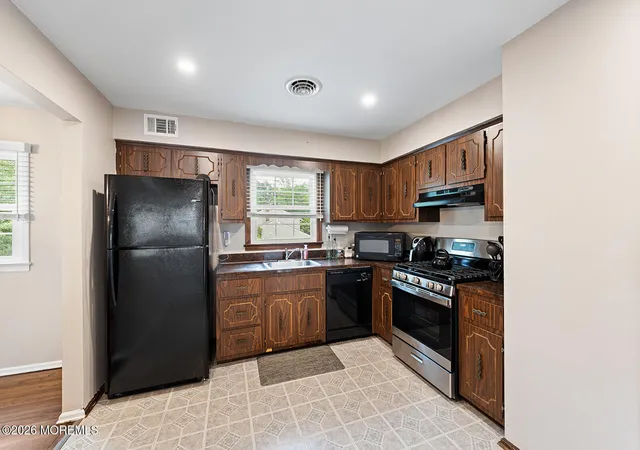 4th image of 5 Sanders Dr, Middletown, NJ 07748 | MLS# 22625787