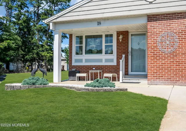 4th image of 18 Burgess Ct, Toms River, NJ 08757 | MLS# 22625854